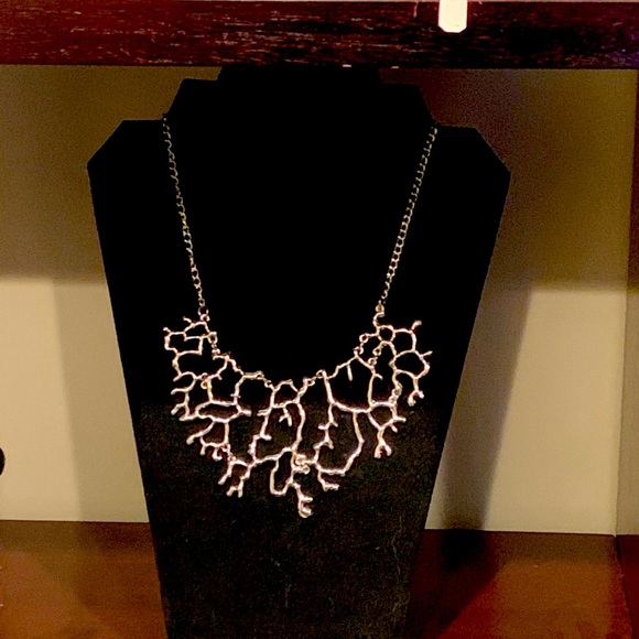 Stunning Coral effect collar necklace - Picture 1 of 2
